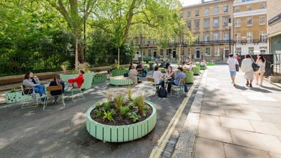 Stripes planter VES 17799 Photo Paul Upworthy