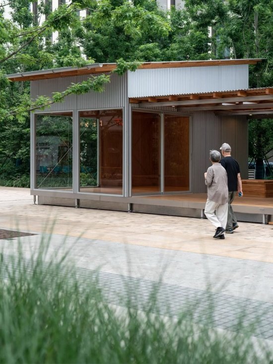 OoEli International Block Renewal Slow Flash Park Project by Kong Architects
