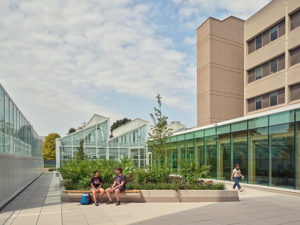 mcmaster university life sciences building and greenhouse by moriyama teshima architects