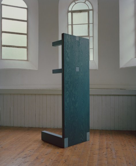 Front view of a vertical element/Front view of a vertical element