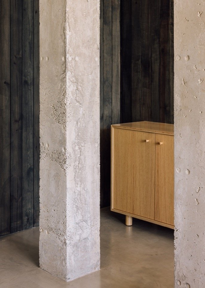 Details of columns and timber cabinet/detail of columns and timber cabinet