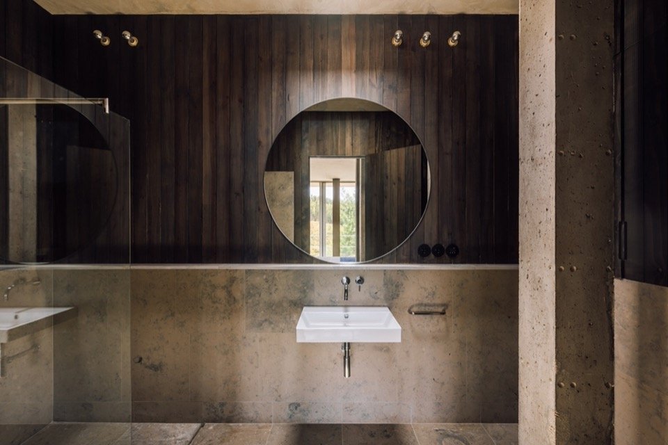 bathroom materials and circular mirror/ bathroom materials and circular mirror