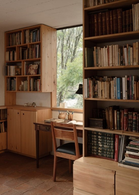 bookshelves and desk in the study, bookshelves and desk in the study