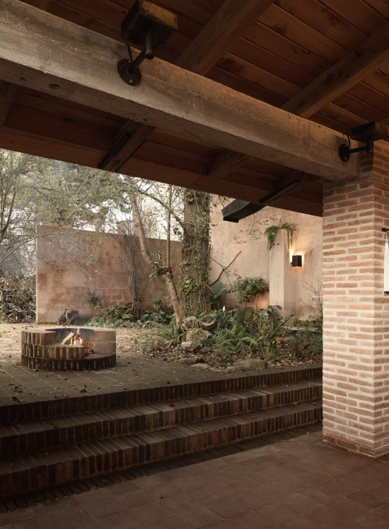 Courtyard steps and roof structure,courtyard steps and roof structure
