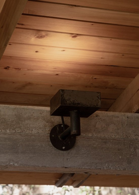 roof-to-beam connection detail