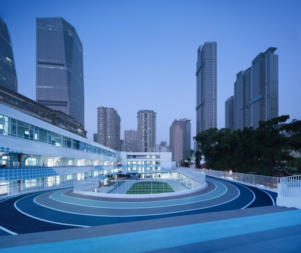 卫星校区夜景 / Night view of the Weixing Campus