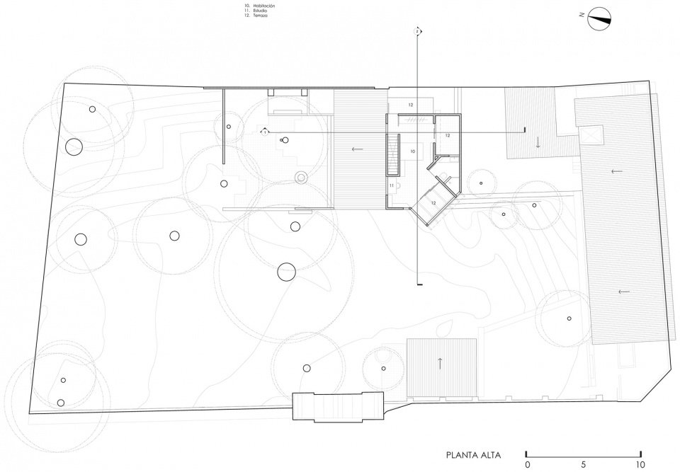 upper-floor plan