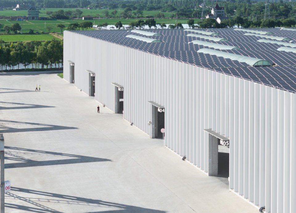 生产车间与室外场地 / Production hall and outdoor yard