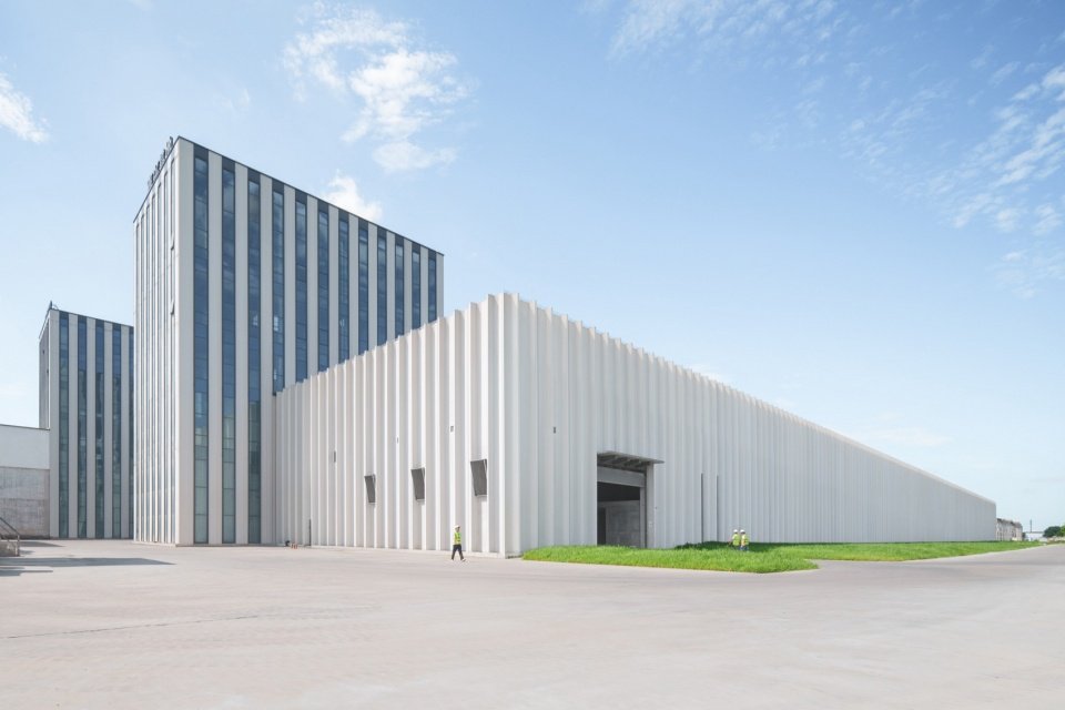 嘉兴基地厂房外观 / Exterior of the Jiaxing base