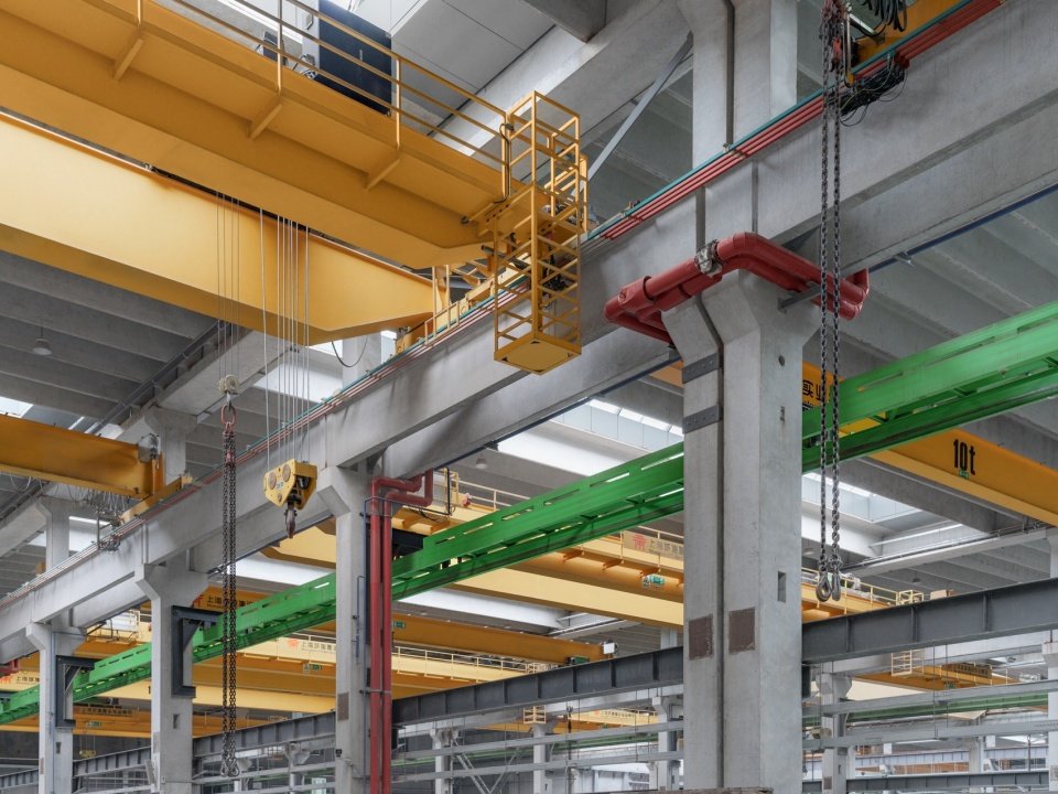 生产车间结构及设备 / Structure and equipment within the production hall