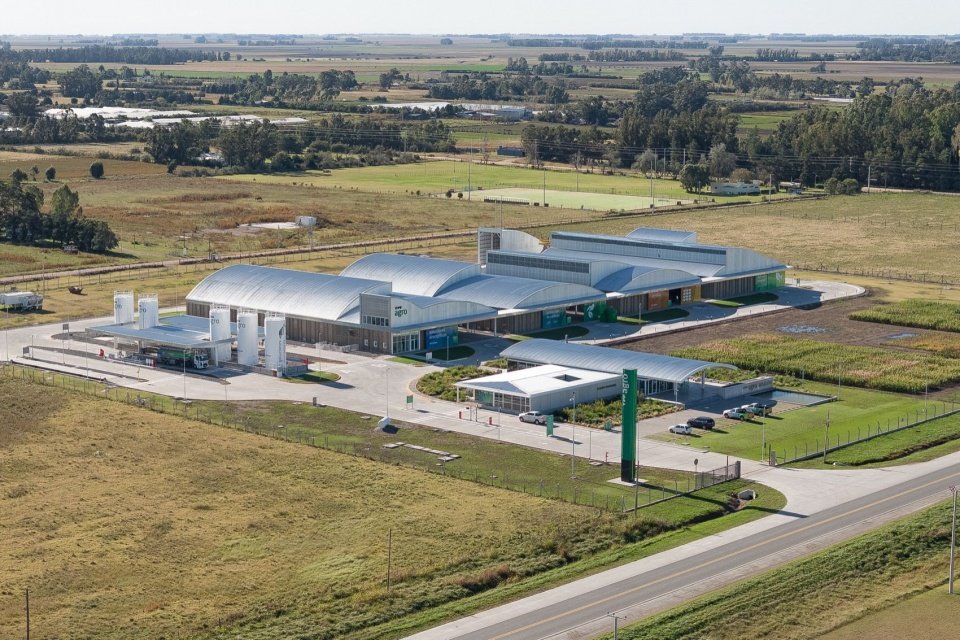 农业服务中心鸟瞰 / Aerial view of the agricultural service center