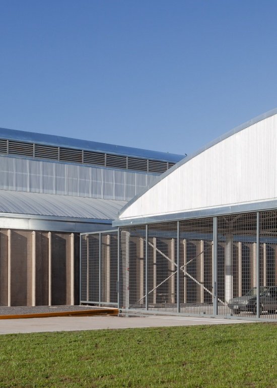 仓库屋顶与围护 / Warehouse roof and enclosure