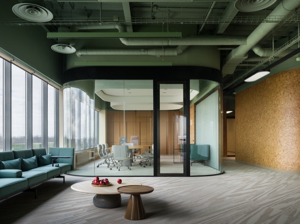 Meeting room and lounge