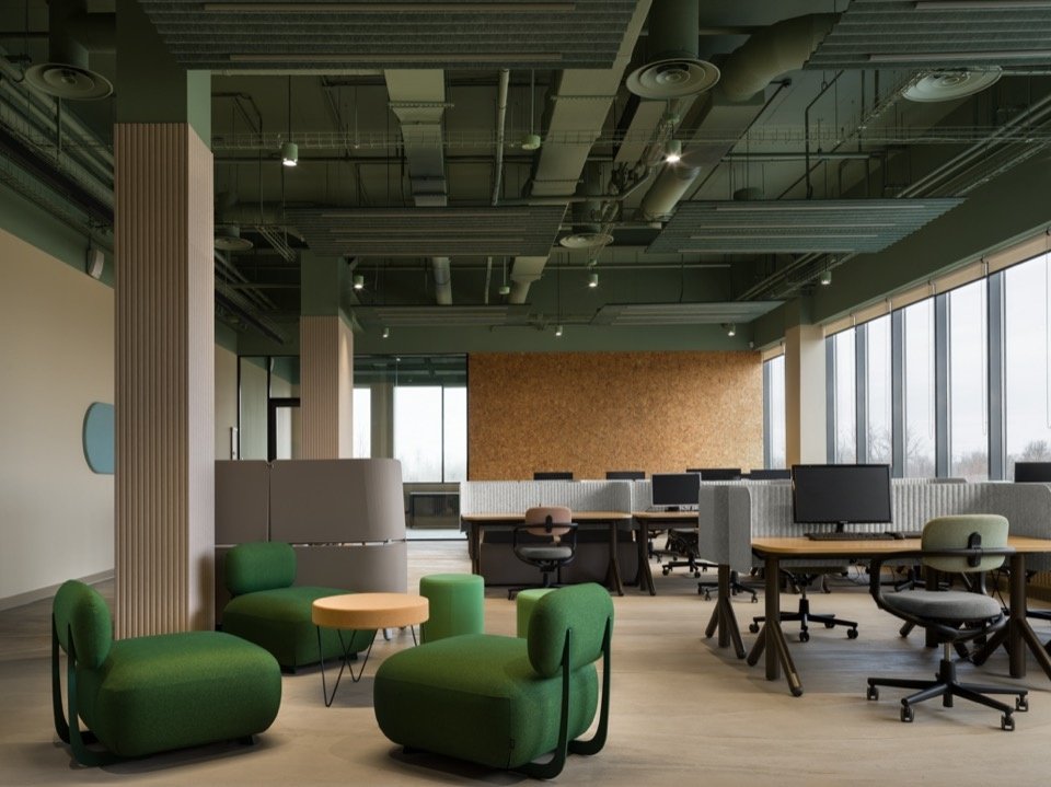 Open-plan workplace/Open-plan workplace