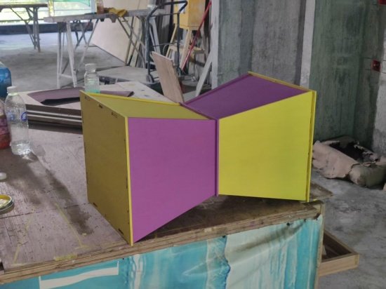 Assembly of two funnel-shaped units/ Assembly of two funnel-shaped units