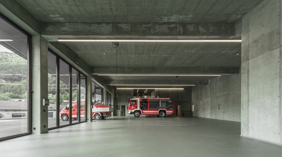 Interior of the fire garage/Interior of the vehicle hall