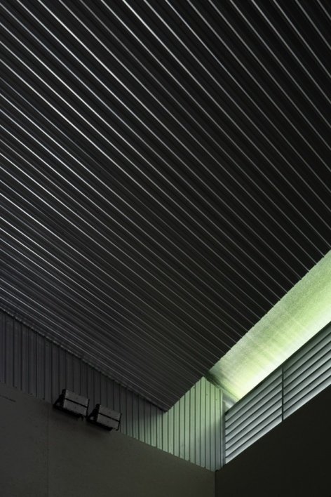 Roof and high side windows/Roof and clerestory