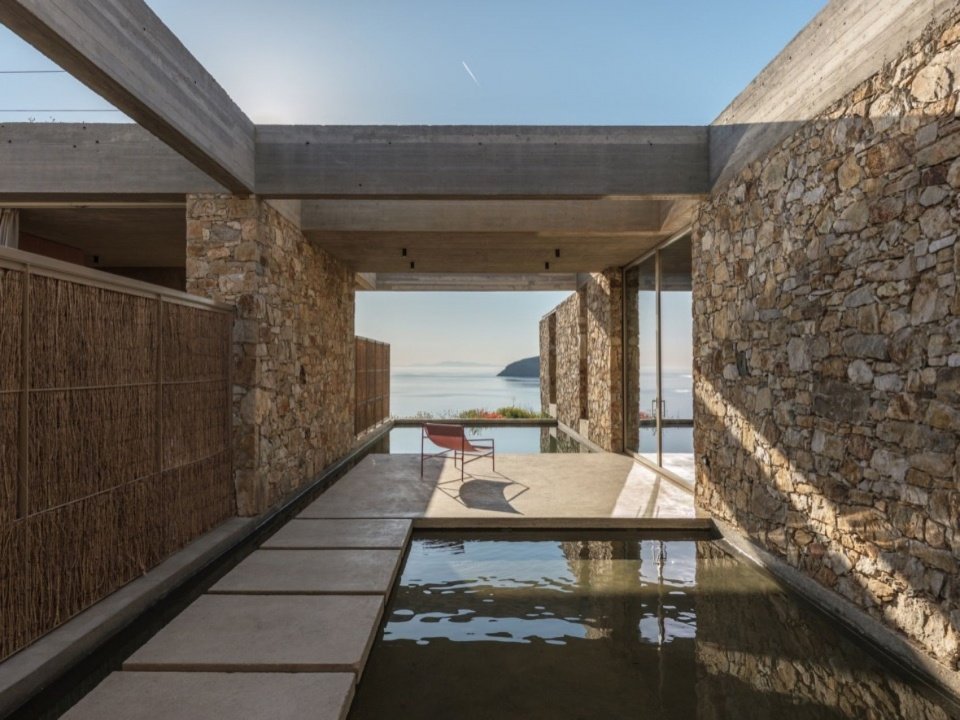 Courtyard in daylight/Couryard in daylight