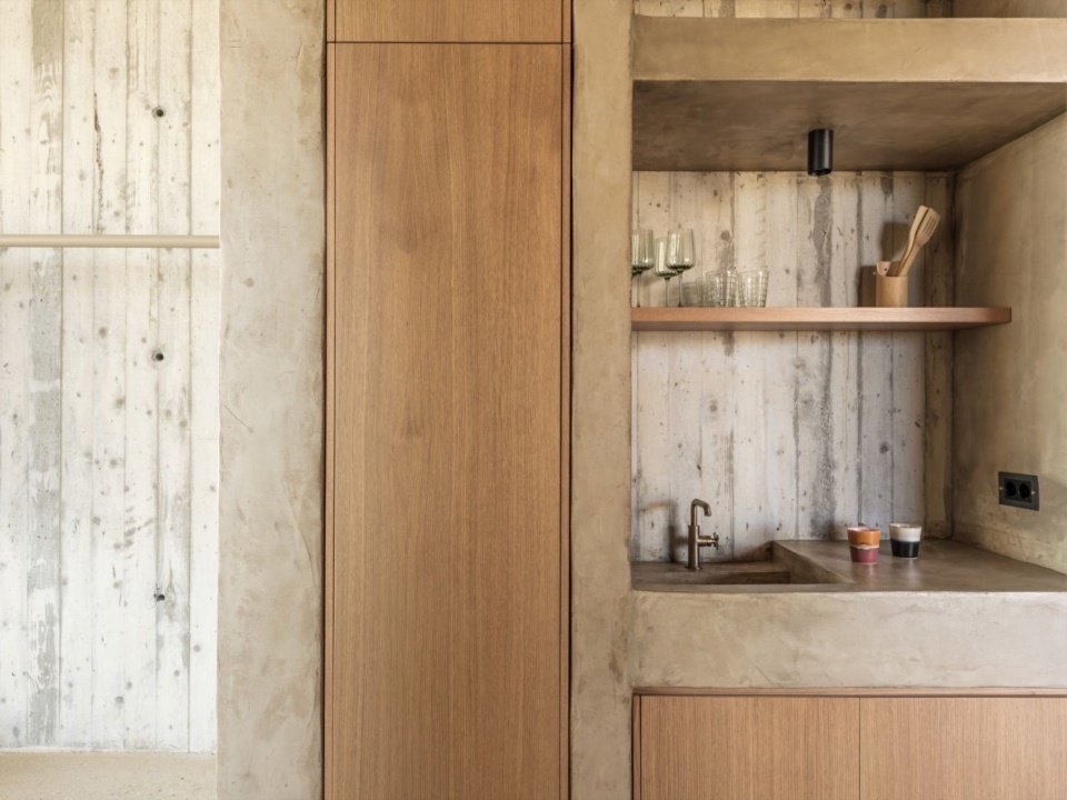 Built-in kitchenette