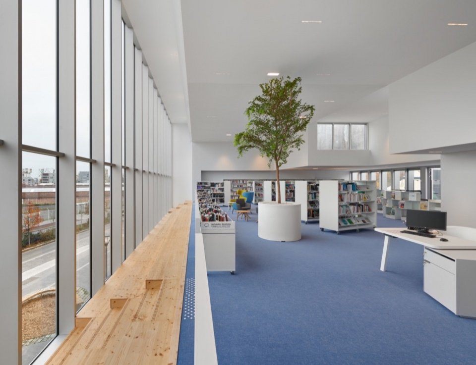Open reading space beside the windows