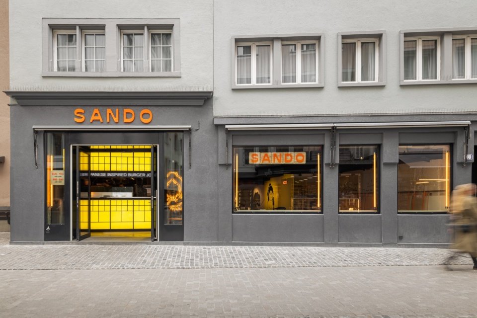 The restaurant seen from the street