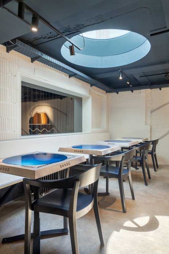 Blue table center/Blue table center