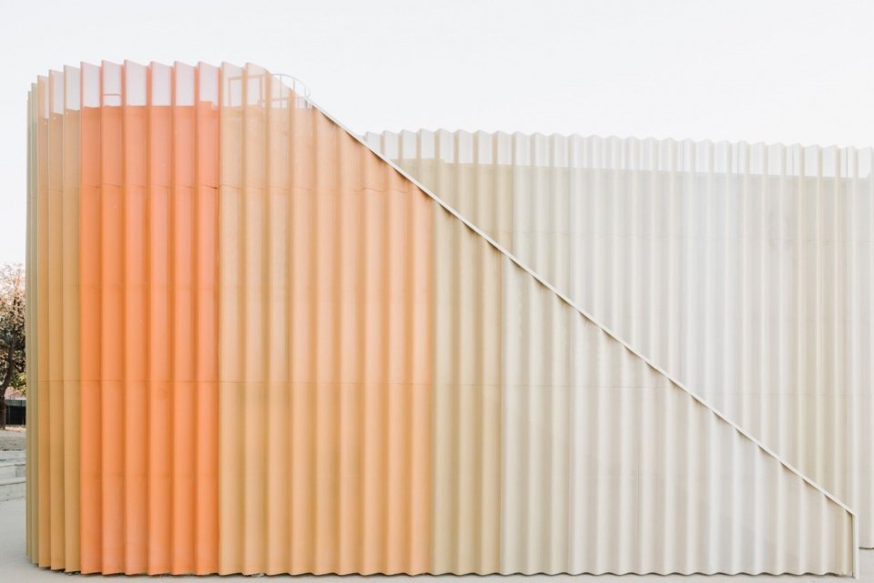 Corrugated envelope