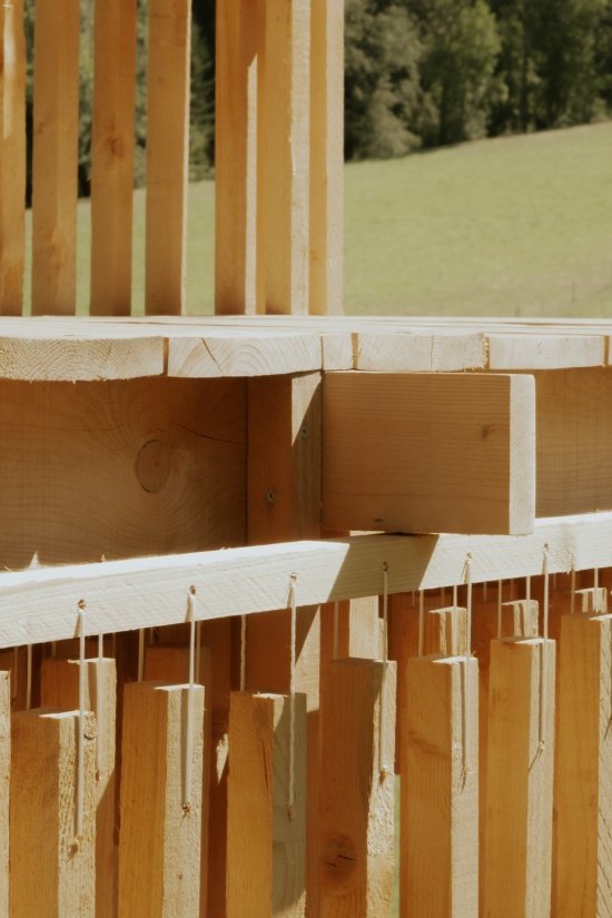 Suspended timber and handrail detail/Suspended timber and handrail detail