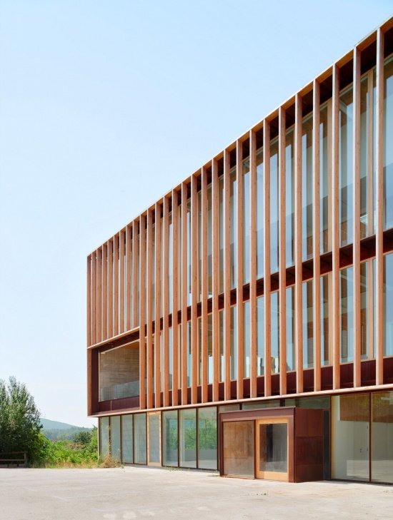 Slatted facade along the plaza