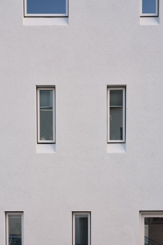 Vertical windows at different scales/Vertical windows at different scales