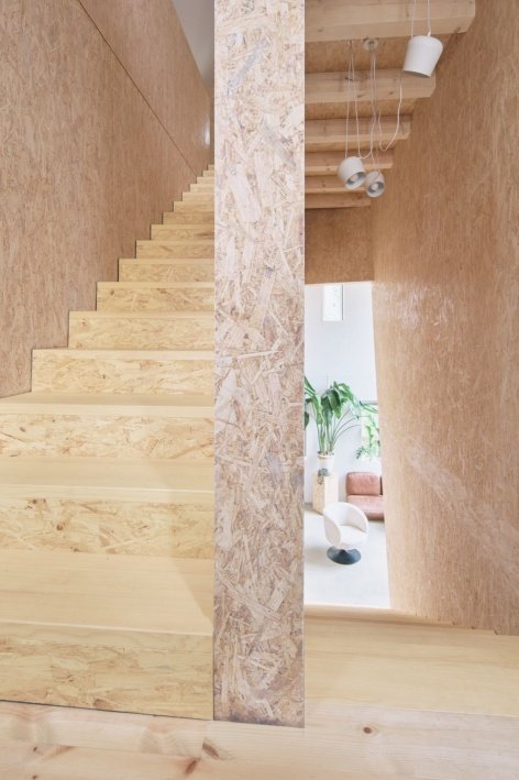Continuity between stair and corridor/ Continuity between stair and corridor