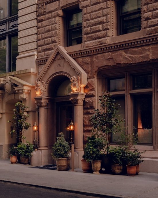 Historic entrance/Historic entrance