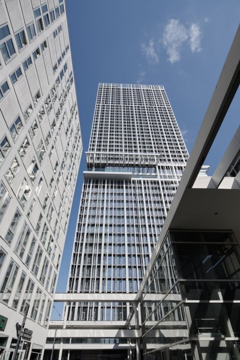 looking up between the buildings/looking up between the buildings