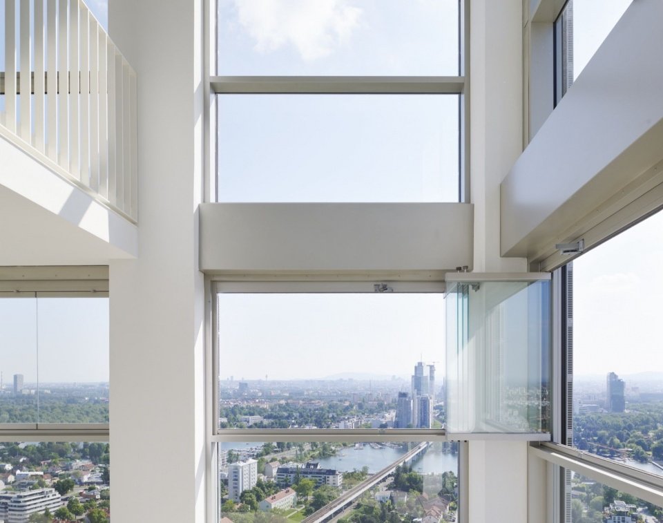 Aerial balcony view/view from the loggia
