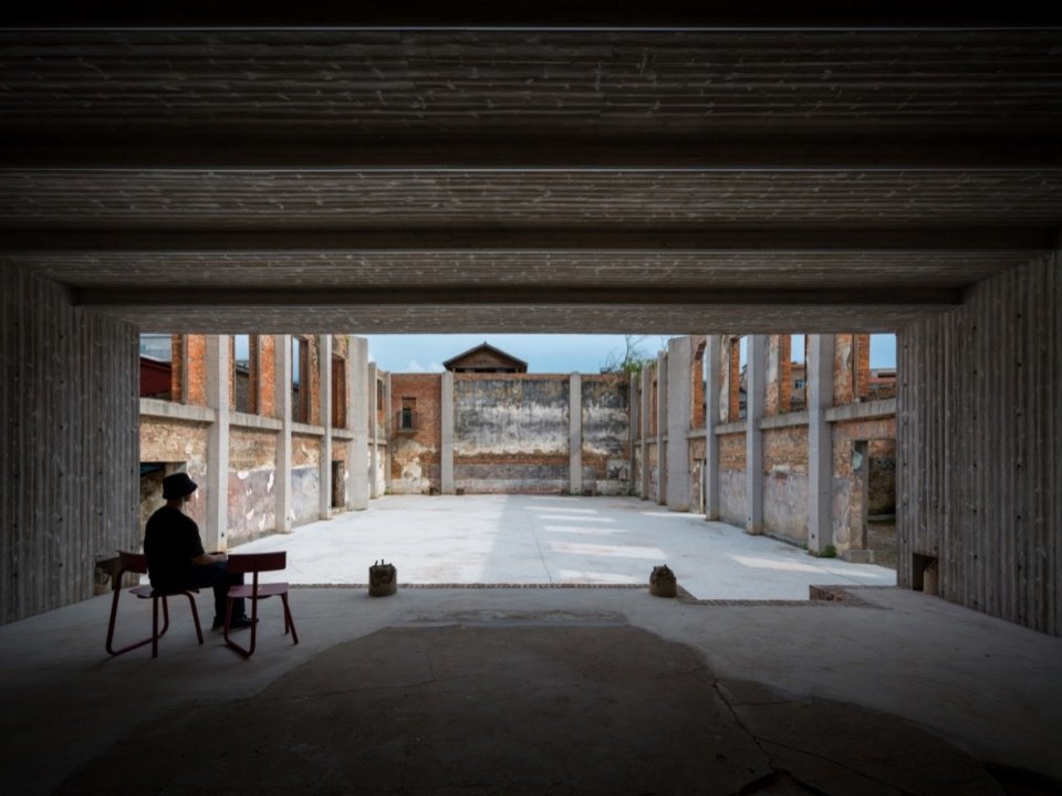 剧场一层看台 / Ground-Floor Theater Seating