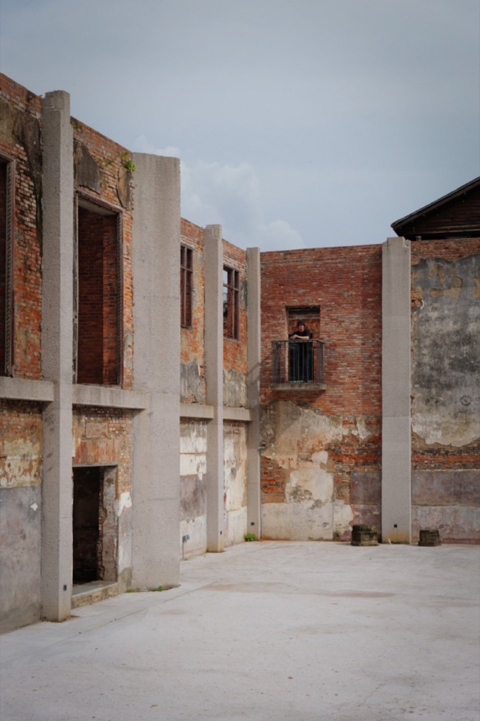 剧场一角及加建阳台 / Corner of the Theater and Added Balcony